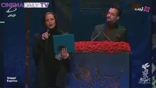 واکنش طناز طباطبایی در جشنواره فیلم فجر بعد از گرفتن دومین سیمرغش