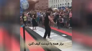 زندگی کردن مثل نواختن موسیقیه