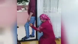 زن است دیگر😅😅😜🤪