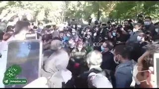 نمایی از لحظه خاکسپاری استاد شجریان 99/7/19