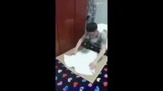 ترفندی جالب برای تا زدن لباس