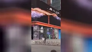از نزدیک ببینی فک کنم جف کنی😅😅