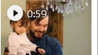 محسن/ایزی گوشی دست بچه نده😂😂