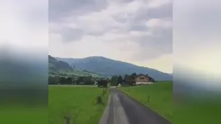جاده زیبا و بی انتها