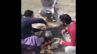دهنش سرویس 🤣😅😂😂