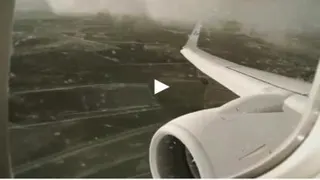 لندینگ تماشایی بوئینگ KLM در روز بارانی تماشایی
