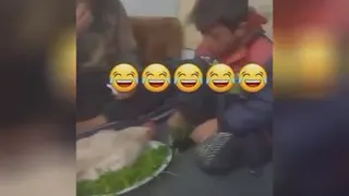 نحوه استفاده صحیح از مرغ😀