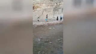 دره چشمه اب گرم