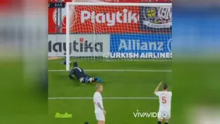 هیچ وقت جلو مسی خوشحالی نکن🤫⚽️