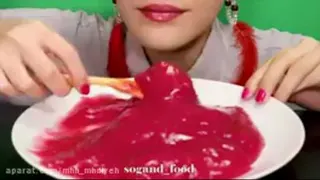 اسلایم خوردن😋