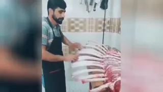یه جوری حس گرفته آدم باورش نمیشه این که جلوشه پیانو نیست😂😂