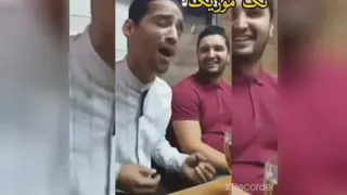 تقلید صدای خواننده ها عالی 😂😂