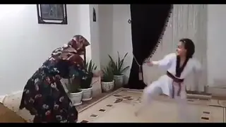 مادر بزرگ بروسلی