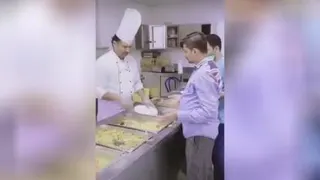 سلف سرویس ابادان😂😂