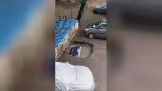 چاهی ک ماشین را میبلعد