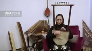 آهنگ نوازی با دستگاه موسیقی باستانی چنگ ارغند