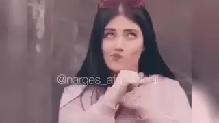 بزار همه ببینن کنار منی