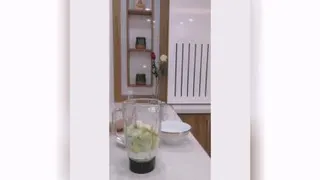 اسموتی طالبی و موز😍🥃