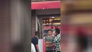 مردی که با قمه و تبر به 11عابر چهار راه گرگان حمله میکند