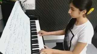 پیانو با نیک آئین حافظی دلیری،زبان ساز وزبان بدن.