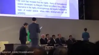 لحظه اعطای مدال جهانی فیلدز به مریم میرزاخانی