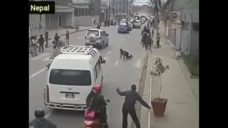 واکنش مردم به زلزله شدید نپال 😑😂😂