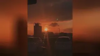 Birilərinin dönməsini gözləyərik bəzən. Sevmək, bu səbəbdən bəzən gedənin dönməs