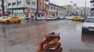 بگذریم...چای از دهن افتاد