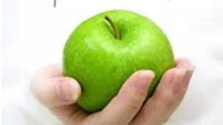 خوردن سیب خراب