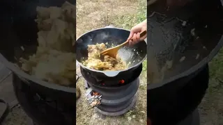 پخت غذا با سبک روستایی گوشت گوسفند و سبزیجات تازه در یک روستای آرام ♧ آشپزی