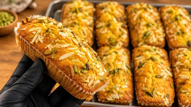 «دیگه برای تغذیه مدرسه کیک بازاری نخر! (کیک مینی‌لوف زعفرانی با مواد دم‌دستی)