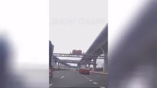 دنده عقب به موقع راننده 🤯عجب دست فرمونی!