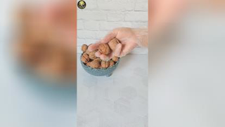 گردو را پوست کاغذی کن