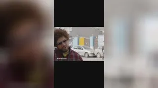 دختره مخ علی صادقی رو زد