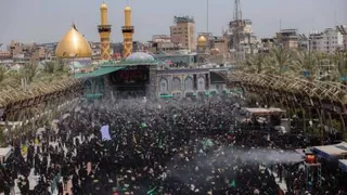 إنّ الله یؤخّر إجابة المؤمن شوقًا إلى دعائهو یقول صوتٌ أُحِبُّ أن أسمَعَه ._الإم