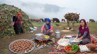 Nomadic Life | Baking bread and cooking traditional dishes in the mountains