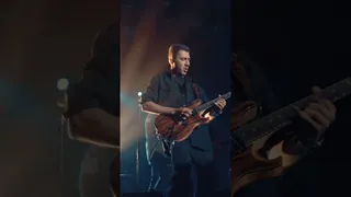 اجرای زندهٔ «هنوزم همونم»