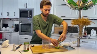 😟☠️ آیا هر چیزی می‌تواند بستنی بشود؟ (مثل بستنی تن ماهی🤮)