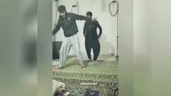 احتمالا این دونفر کادوی روز زن رو پیچوندن😂😂