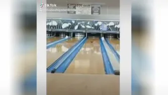 بولینگ باز حرفه ای👍👍👍👍👍