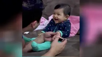 ناخن چیدن بچه