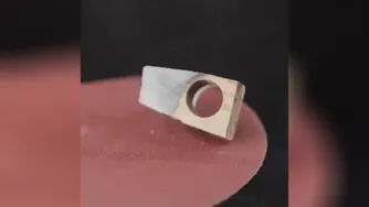 ببیند چه جالب با چوب انگشتر میسازه