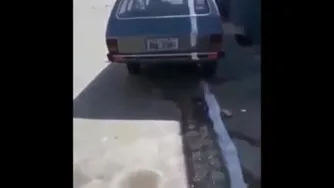 ماشین رو بد جایی پارک کرده😂