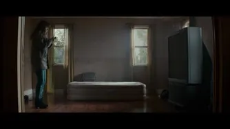 سکانس از فیلم Colossal