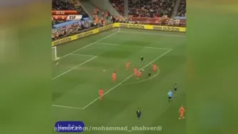 نگاه کن ببین چکار می‌کنه