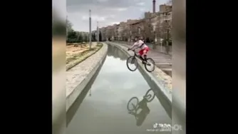 حرکت نمایشی