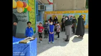 معارفه کلاس اولیهای پیشگامان با معلم مهربانشون خانم چراغی