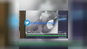 نخستین فیلم از پدر و مادر بابک خرم دین هنگام انتقال جسد فرزندشان