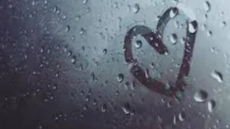 آدم ها را لحظه ها پیر نمیکنند