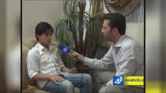 این پسر بدنش آهنرباییه!!!